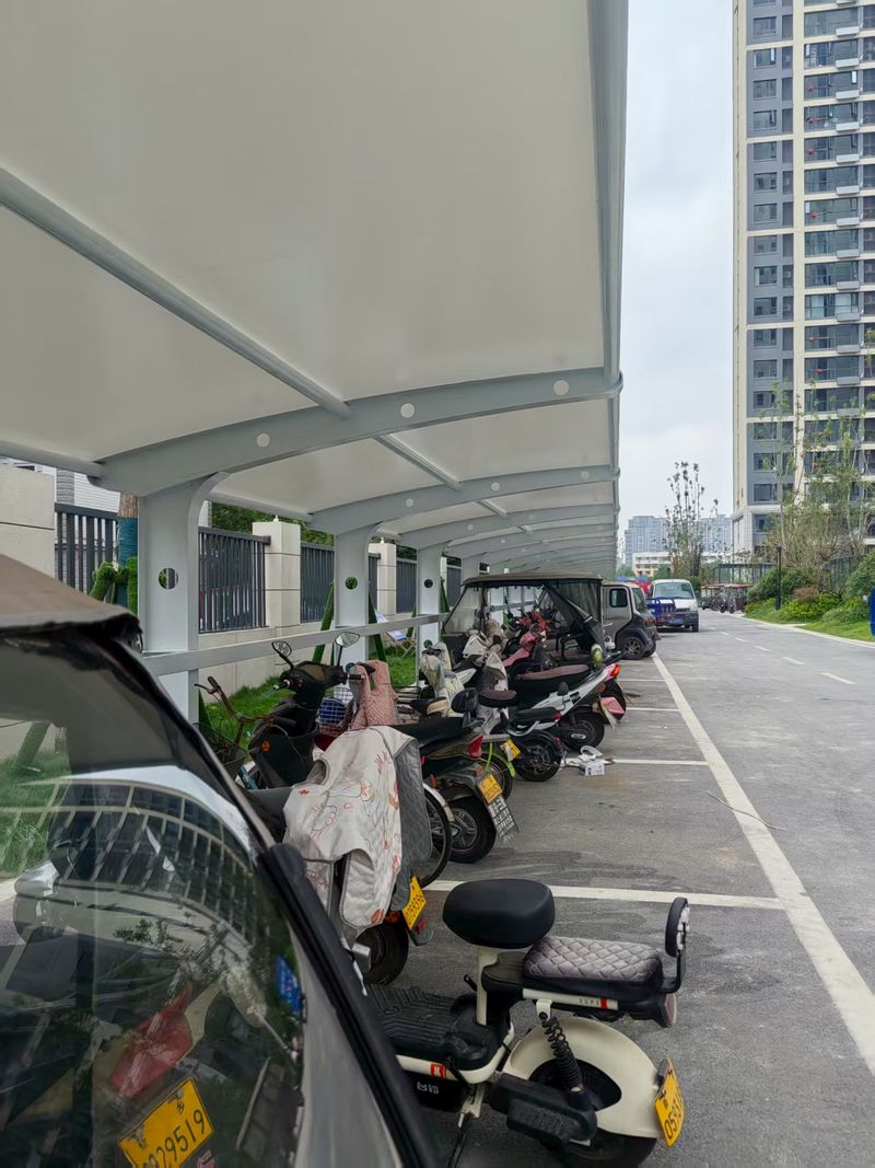 新飛建業(yè)府2期電車(chē)棚